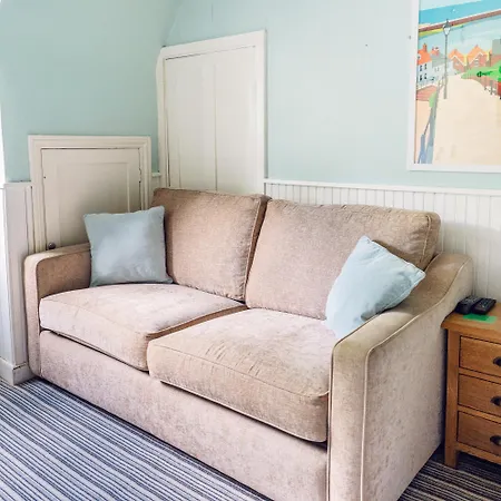 Broomfield House 4*