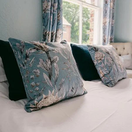 Broomfield House Guest house