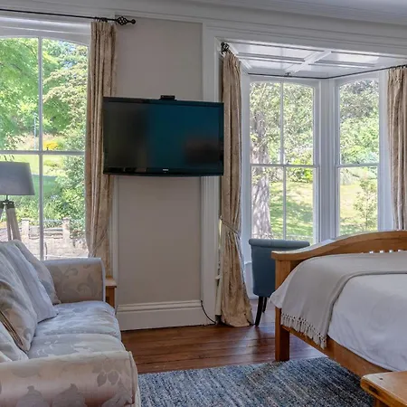 Broomfield House 4*