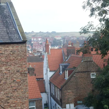 Broomfield House Guest house 4*