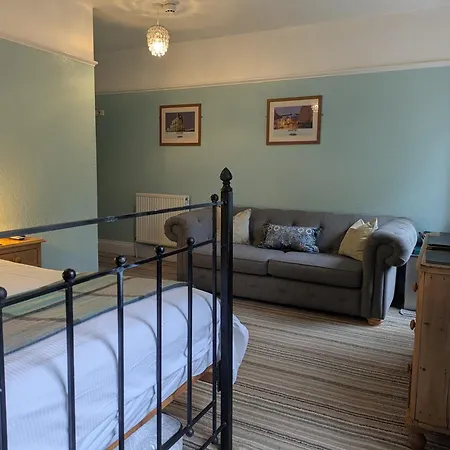 Broomfield House 4*