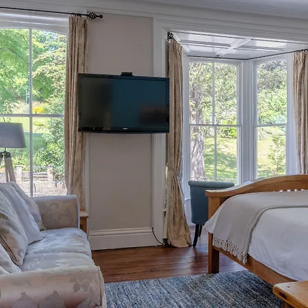 Broomfield House 4*