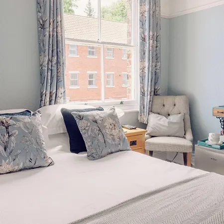 Broomfield House 4*