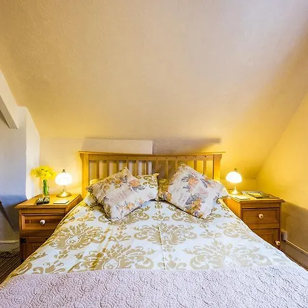 Broomfield House Guest house