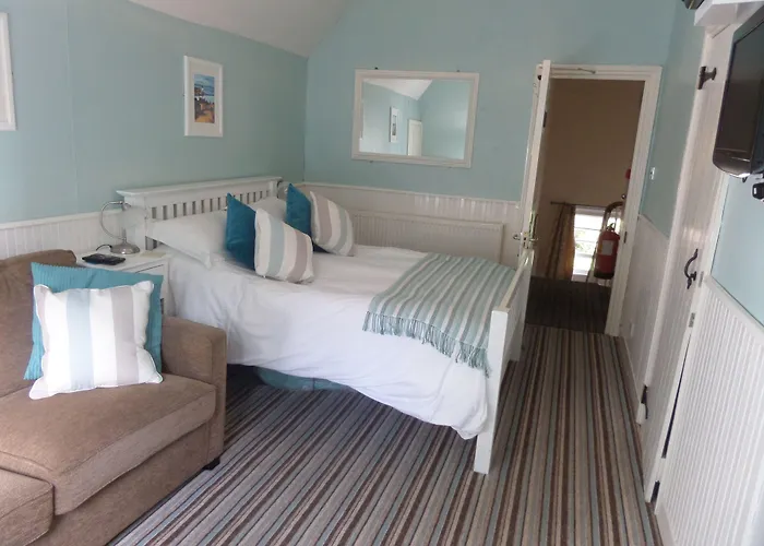 Broomfield House 4* Γουίτμπι